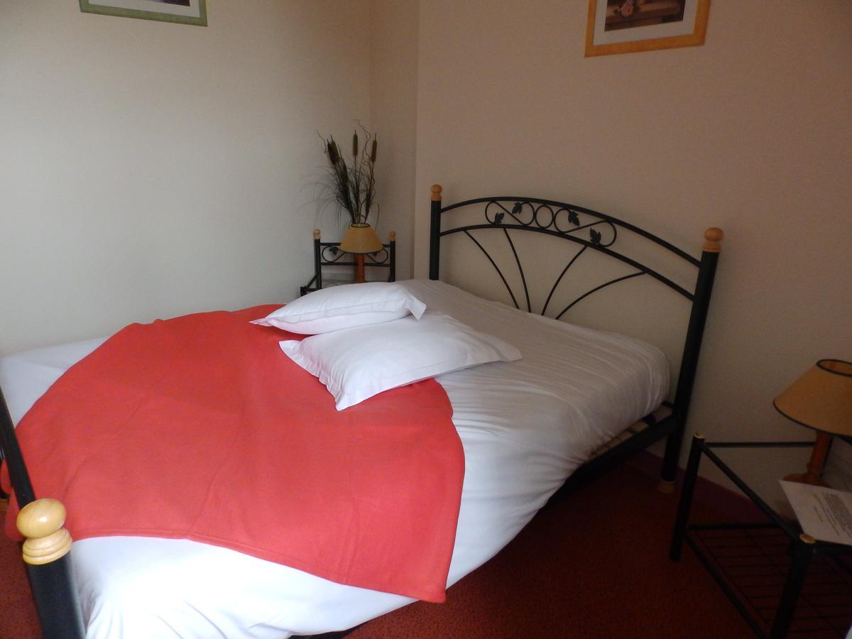 Hotel La Fontaine Aux Loups Saint-Sulpice-le-Dunois Exteriér fotografie